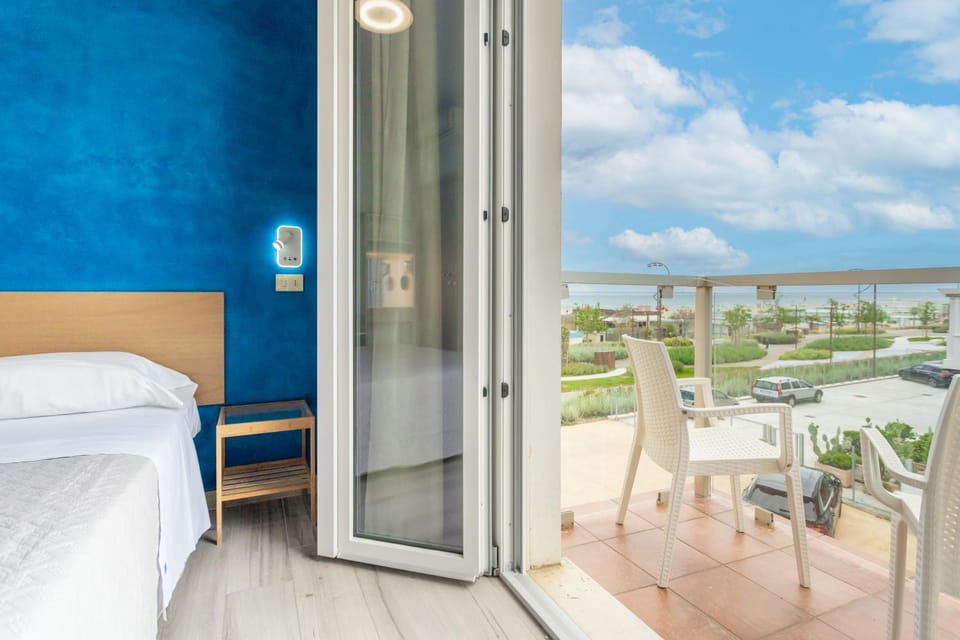 Bed, Day, Natural landscape, View (from property/room), Balcony/Terrace, Living room, Bedroom, Sea view