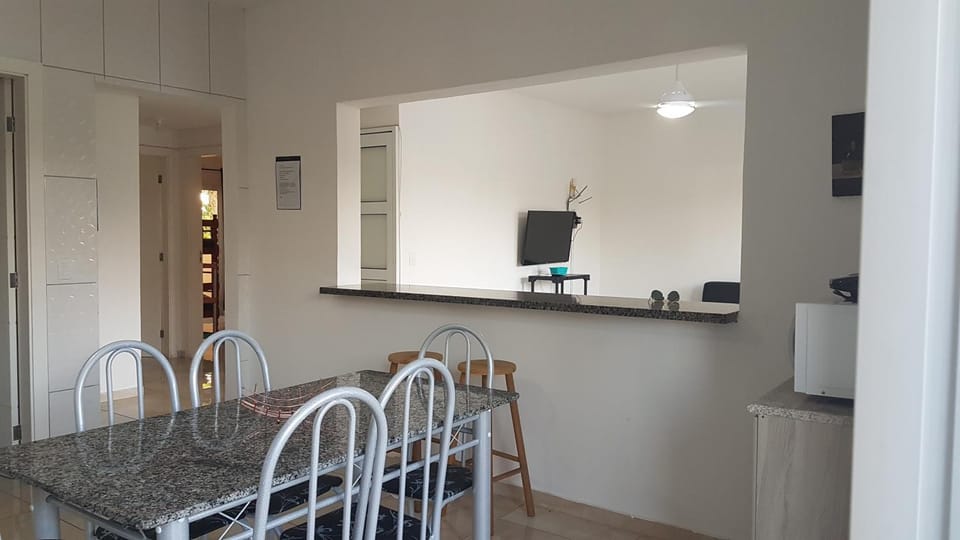 Kitchen or kitchenette, Dining area, stove