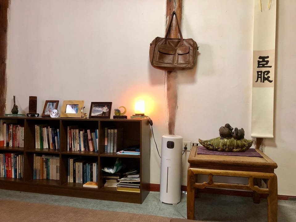 Library, Living room, Seating area