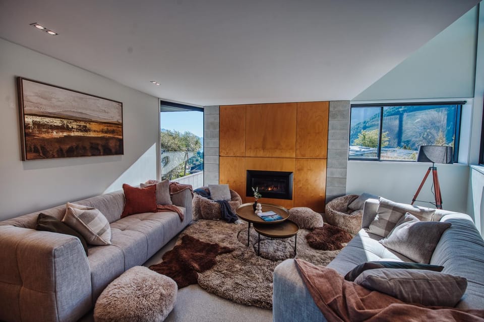 TV and multimedia, Living room, Seating area