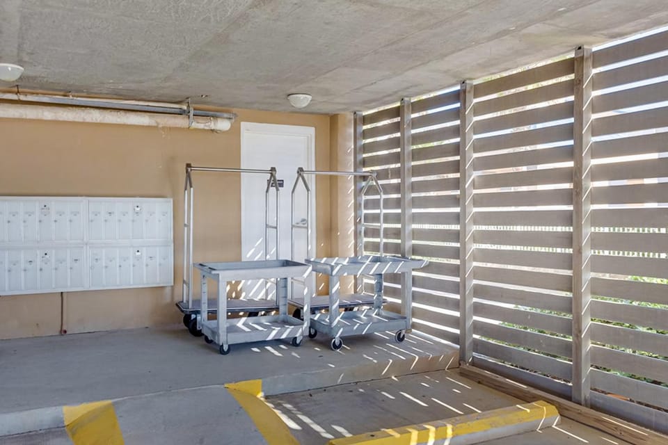 Legacy 502 Apartment in West Beach