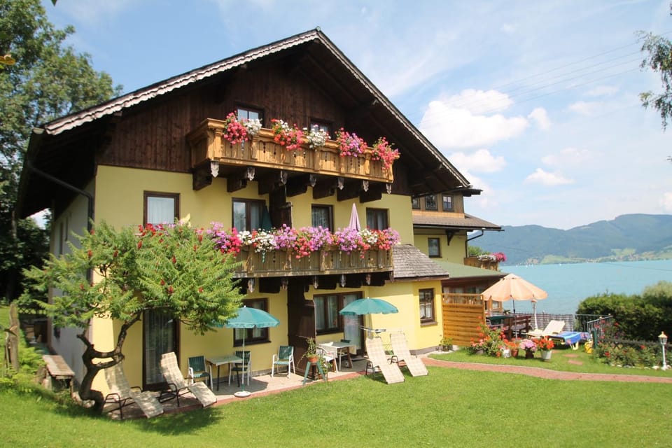 Property building, Garden view, Lake view, Mountain view