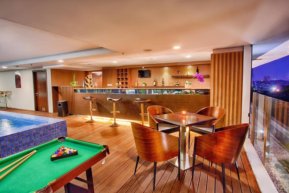 Lounge or bar