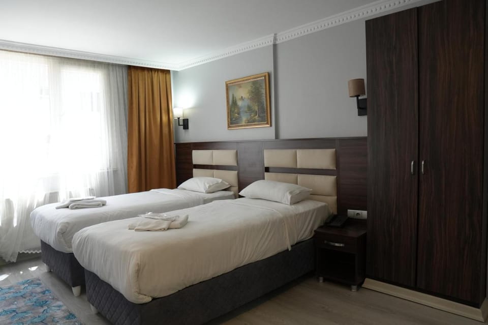 Bed, Photo of the whole room, wardrobe