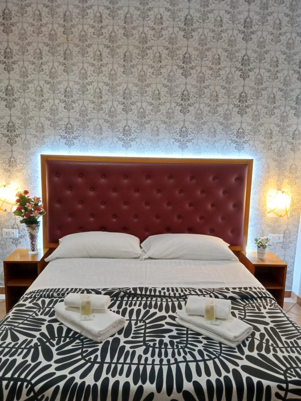 Bed, Living room, Bedroom