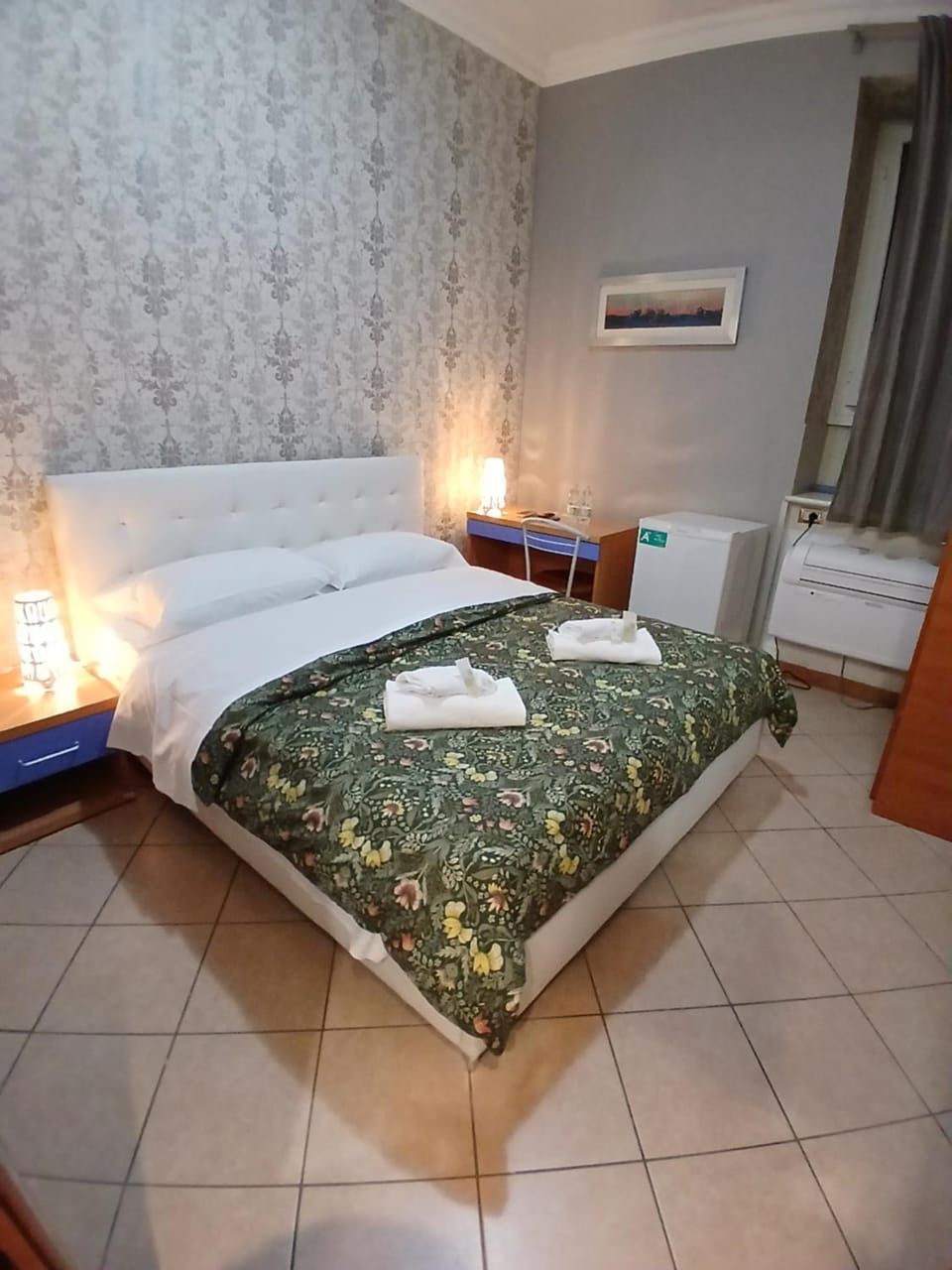 Bed, Bedroom, towels, air conditioner