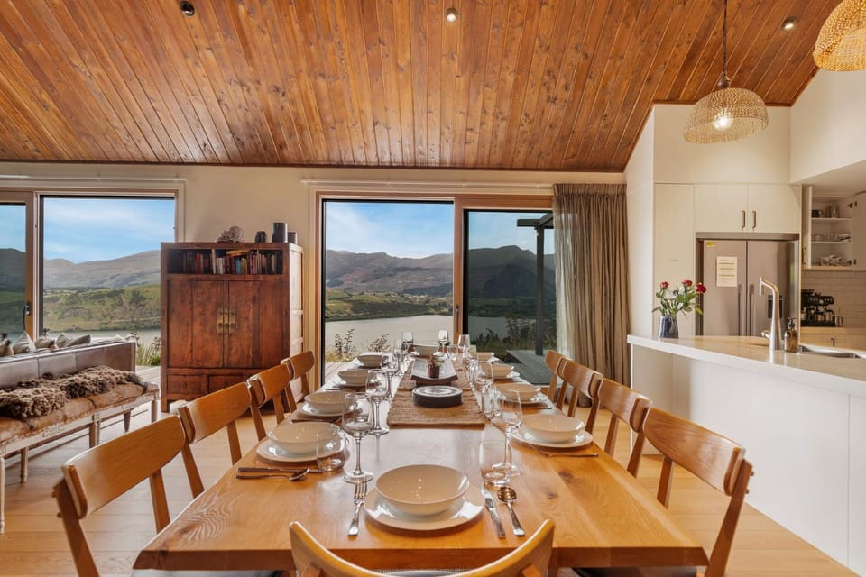 Sicilian Luxury Retreat House in Otago