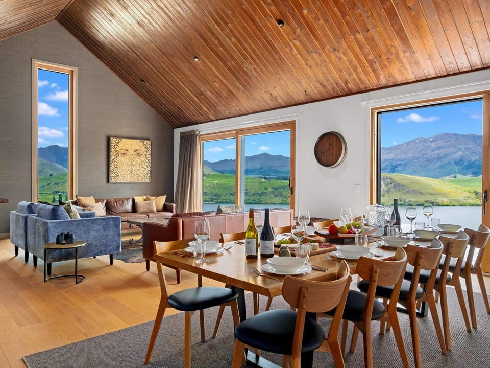 Living room, Dining area, Lake view, Mountain view