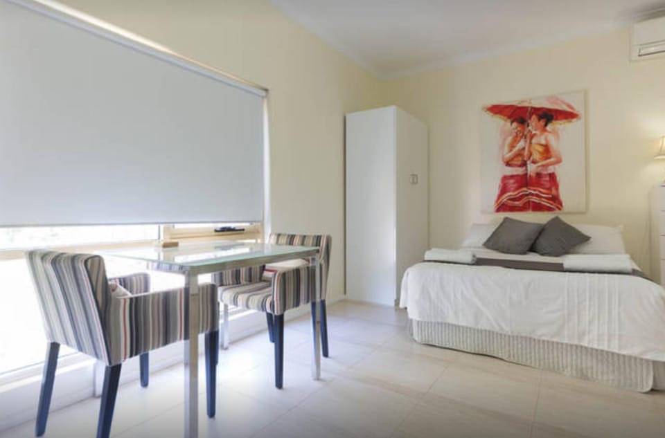 M102 West Perth Studio Apartment near Kings Park Apartment in Perth
