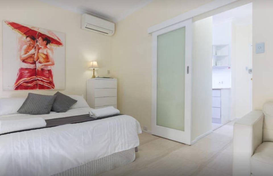 M102 West Perth Studio Apartment near Kings Park Apartment in Perth