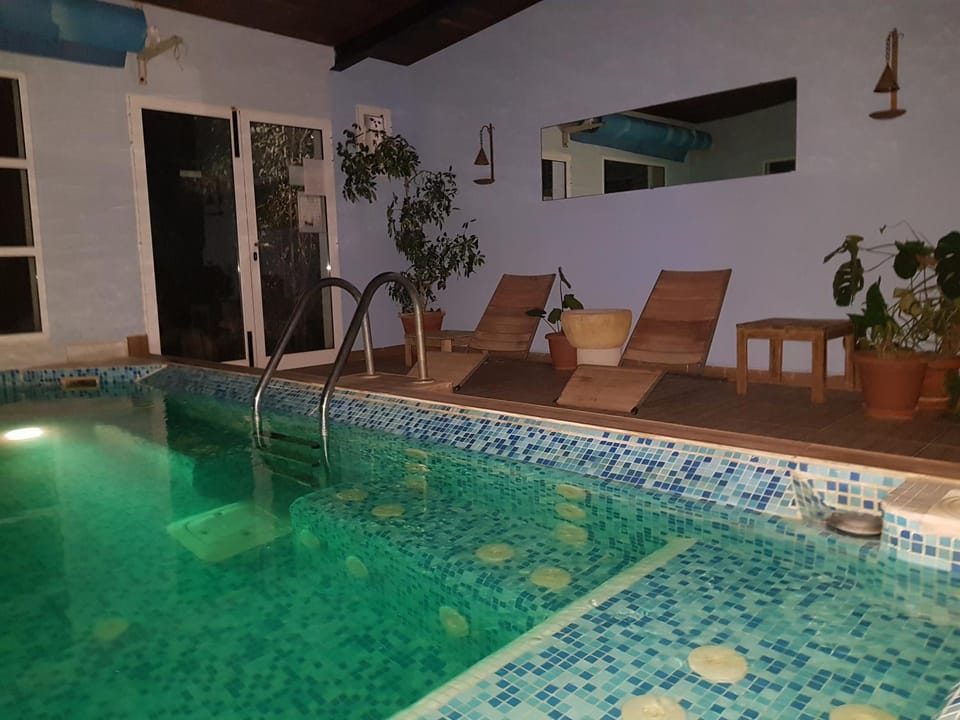 Swimming pool, Swimming pool
