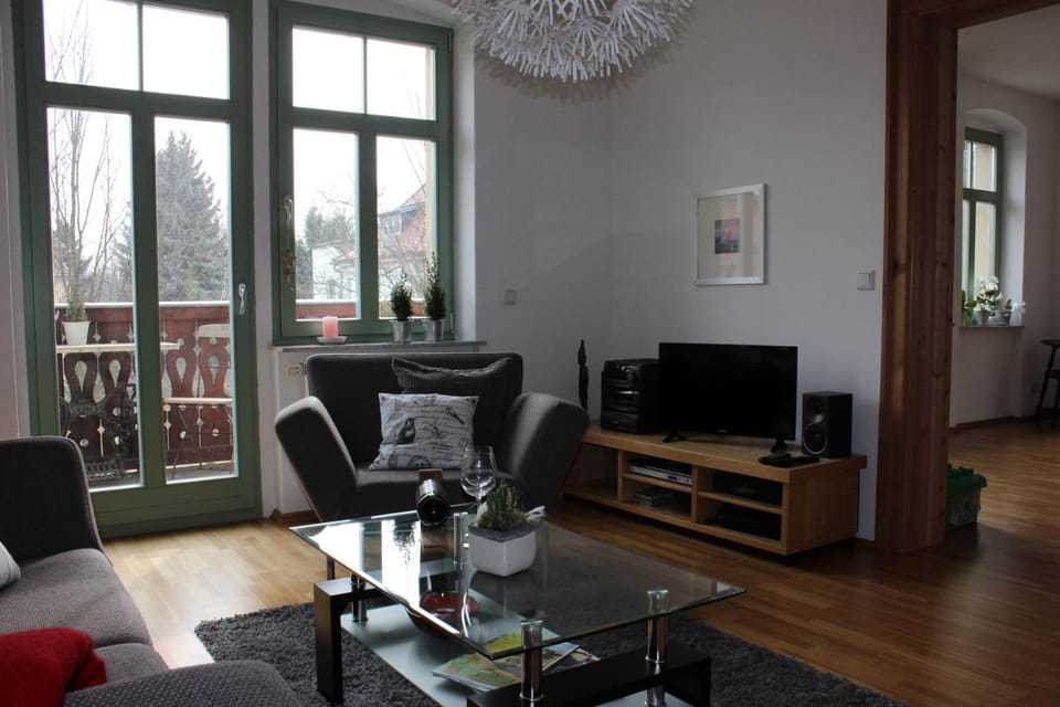 Traumhafte Etagenwohnung in Günderzeitvilla Apartment in Dresden