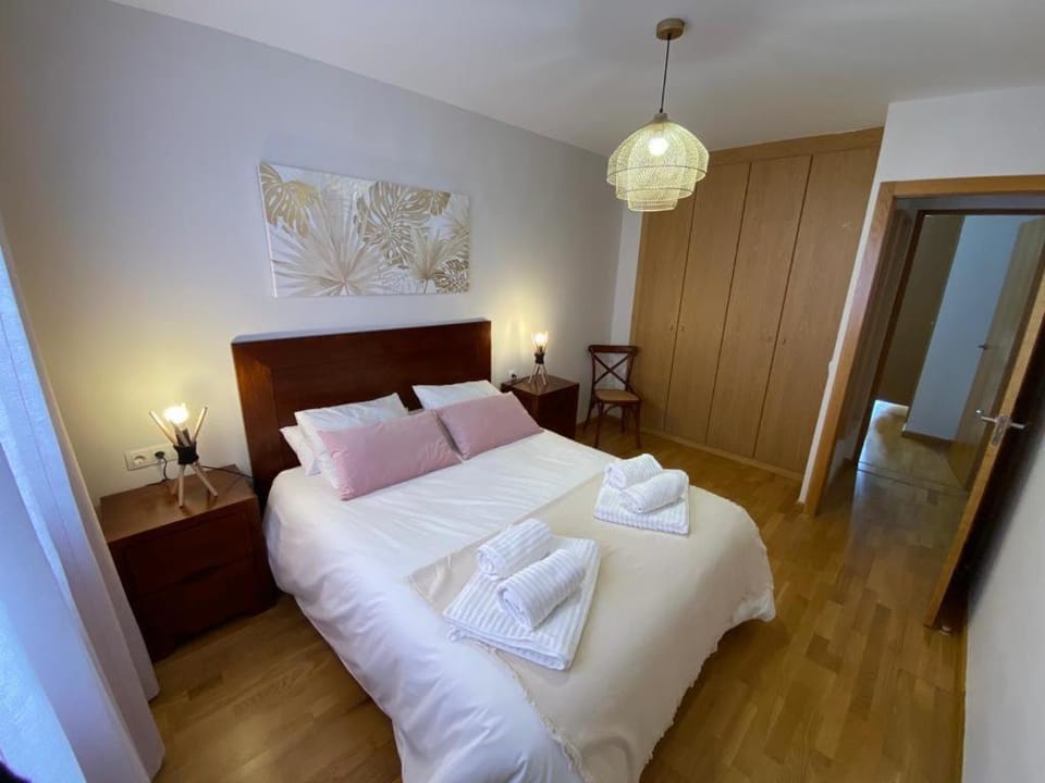 Bed, Photo of the whole room, Bedroom, towels, wardrobe