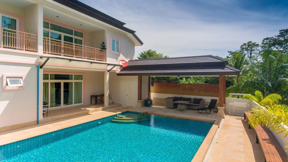 Patio, Balcony/Terrace, Swimming pool, Swimming pool