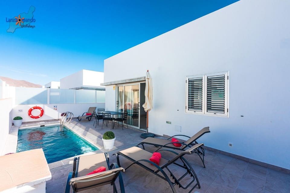 Balcony/Terrace, Swimming pool, Swimming pool