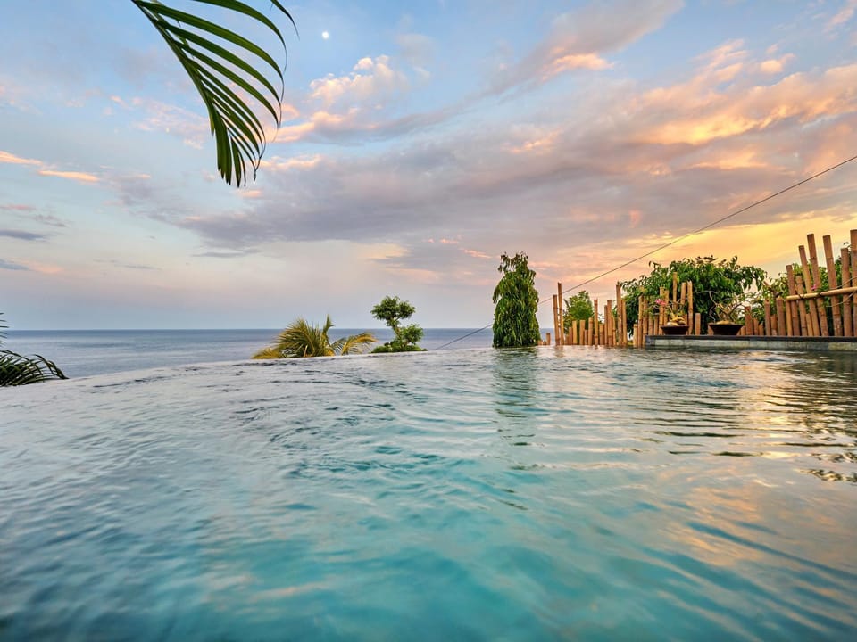Swimming pool, Sunrise