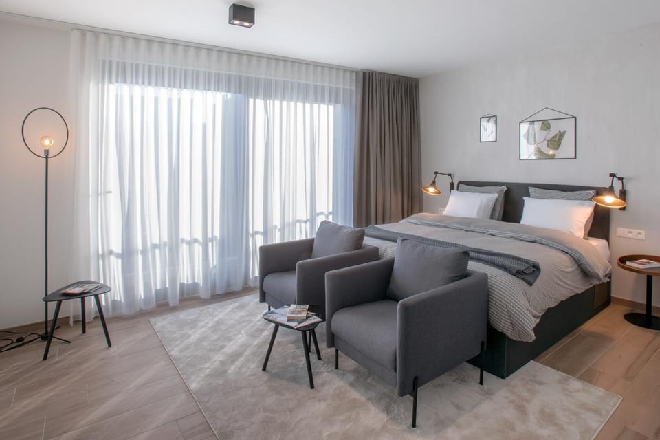 Living room, Photo of the whole room, Seating area