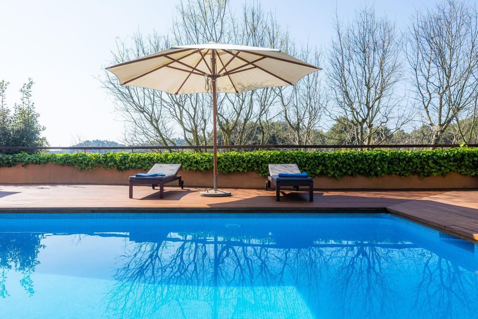 Living room, Swimming pool