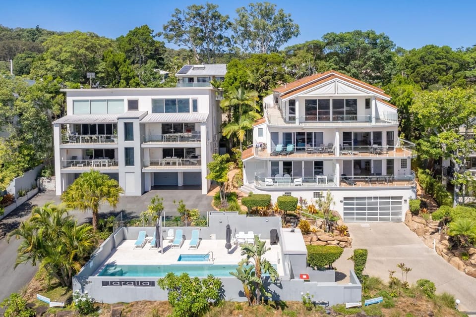 Property building, Bird's eye view, Parking