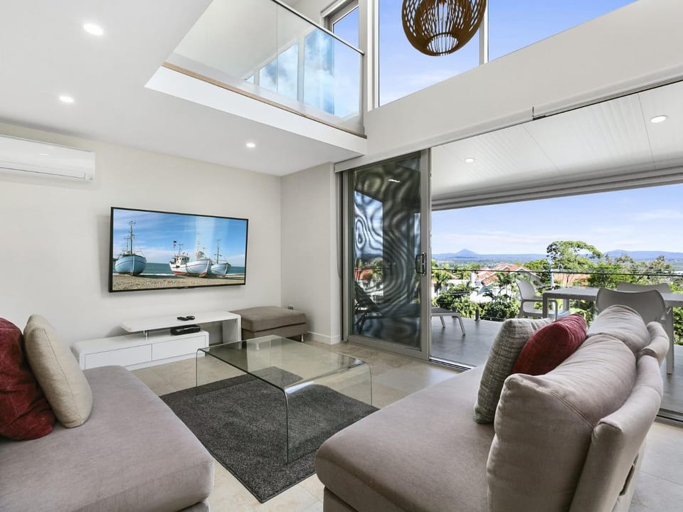 View (from property/room), Balcony/Terrace, Living room