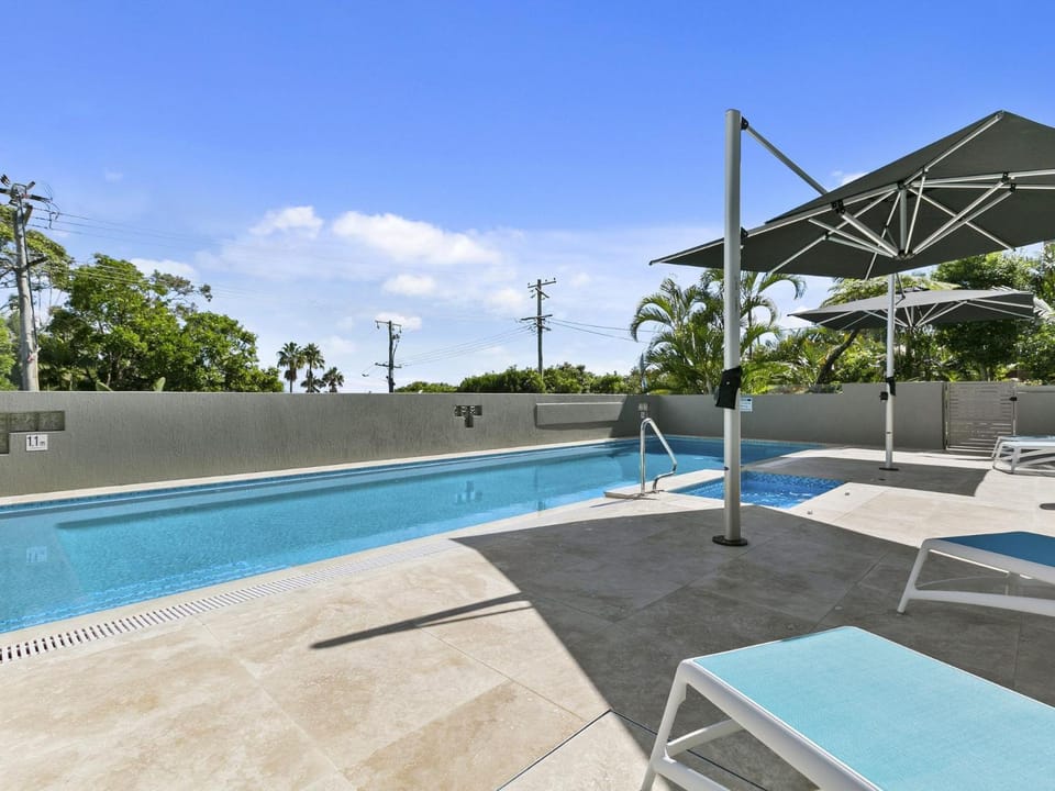 Swimming pool, Swimming pool, sunbed