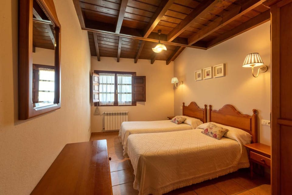 Bed, Photo of the whole room