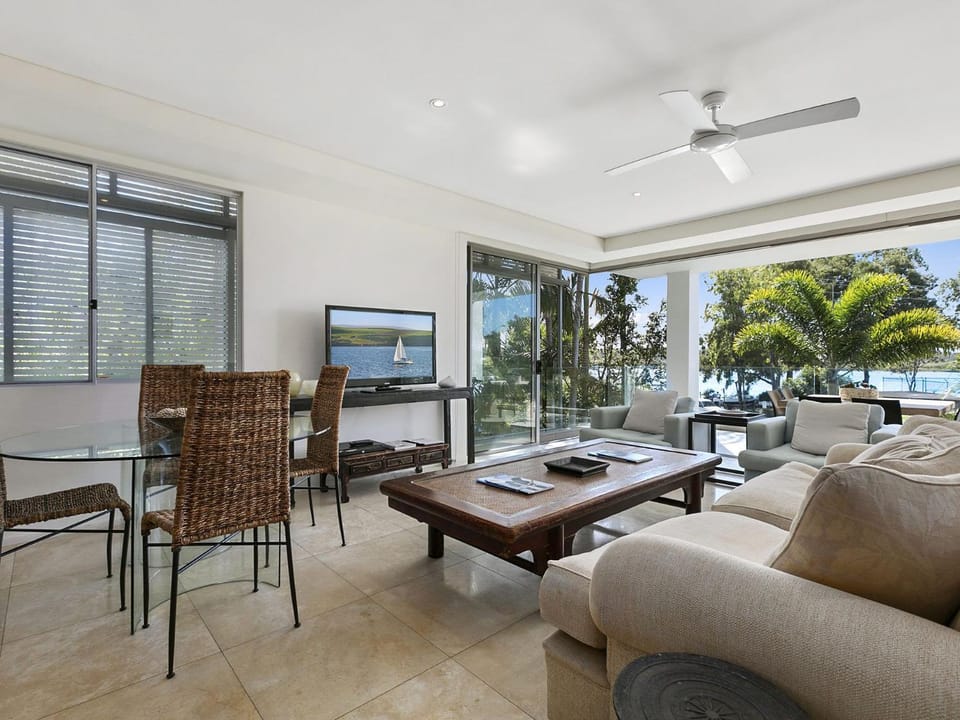 Natural landscape, Living room, Dining area