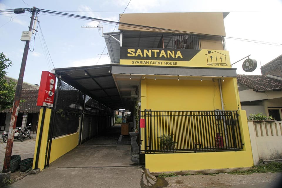 Facade/entrance
