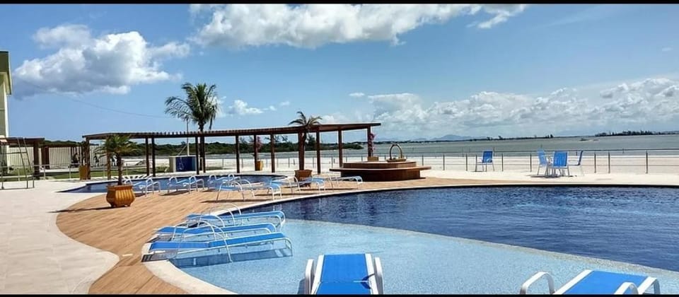 Lake view, Swimming pool