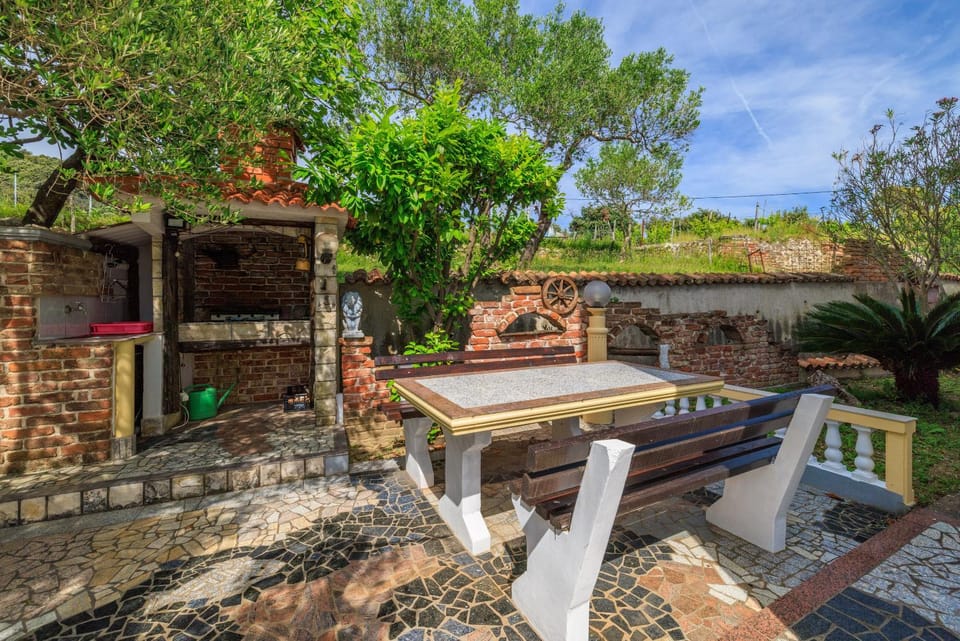BBQ facilities, Balcony/Terrace