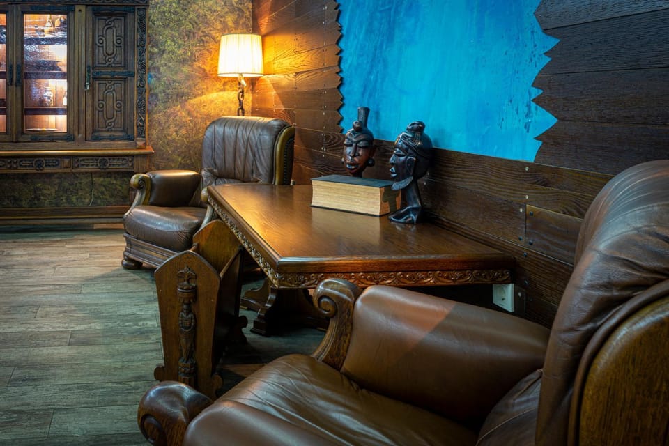 Lounge or bar, Seating area