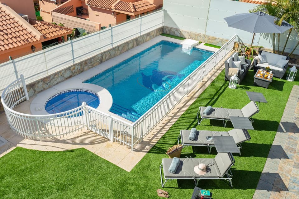 Pool view, Swimming pool, Swimming pool