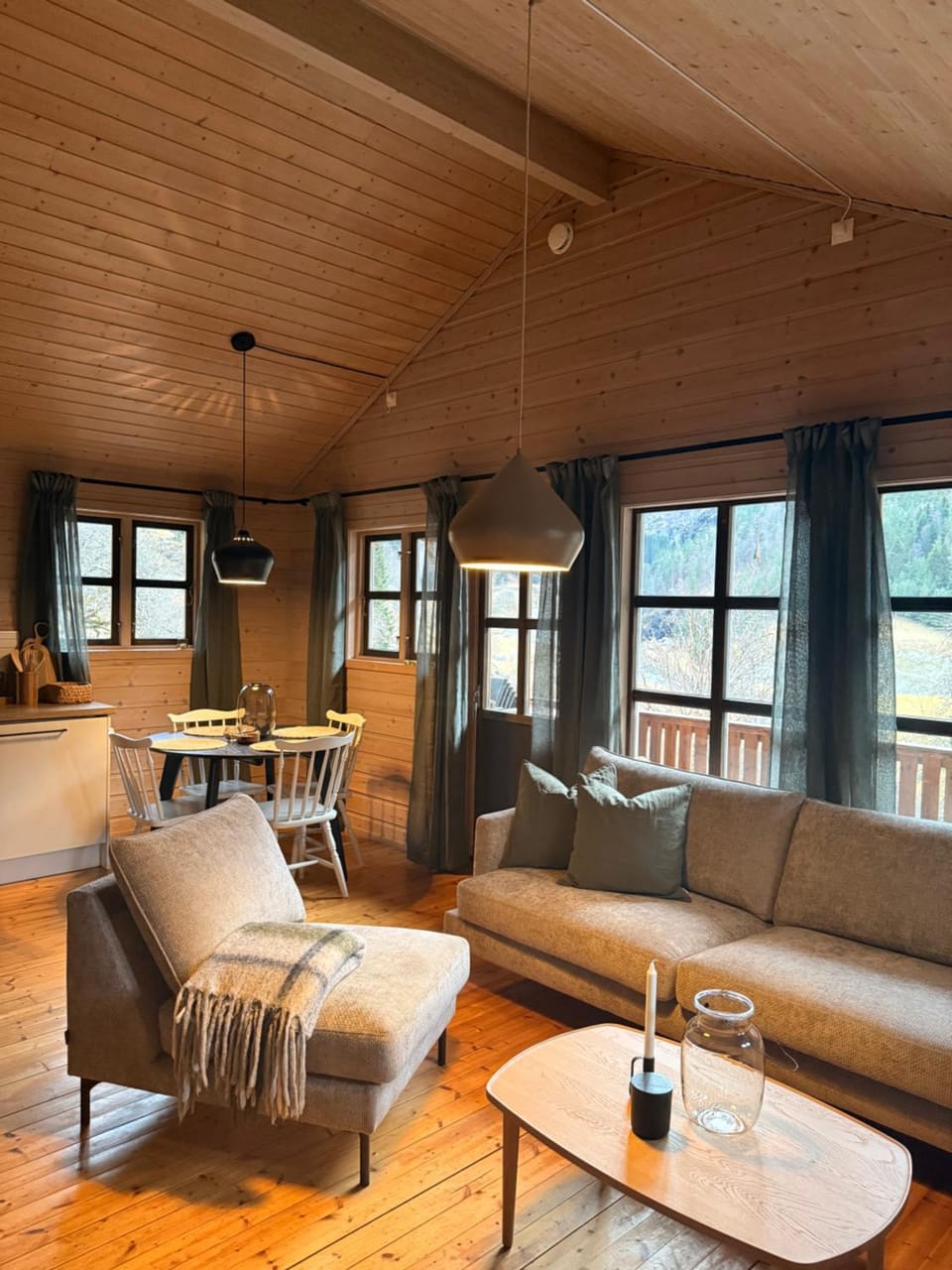 Living room, Seating area, Dining area