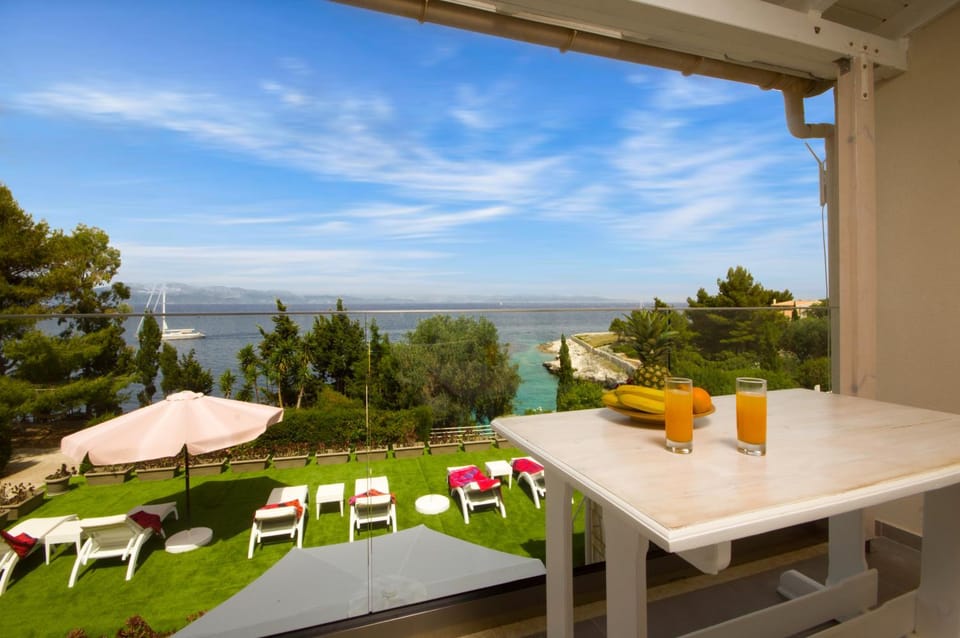 Natural landscape, View (from property/room), Balcony/Terrace, Sea view, sunbed