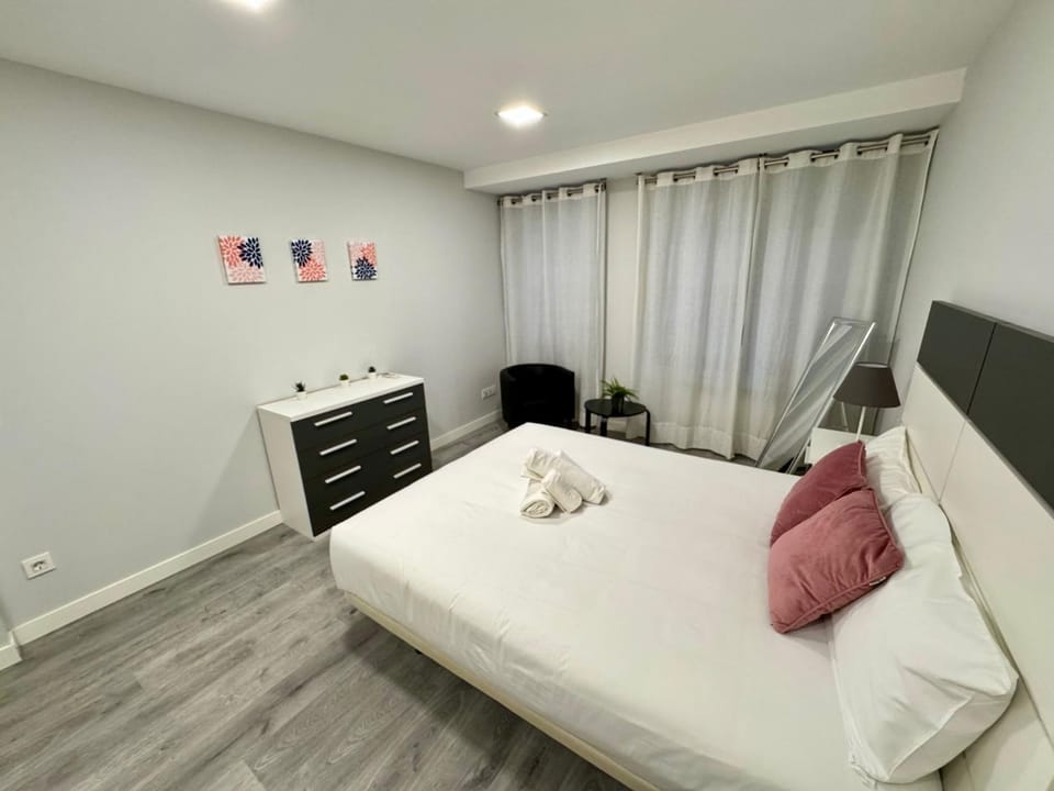 Bed, Bedroom