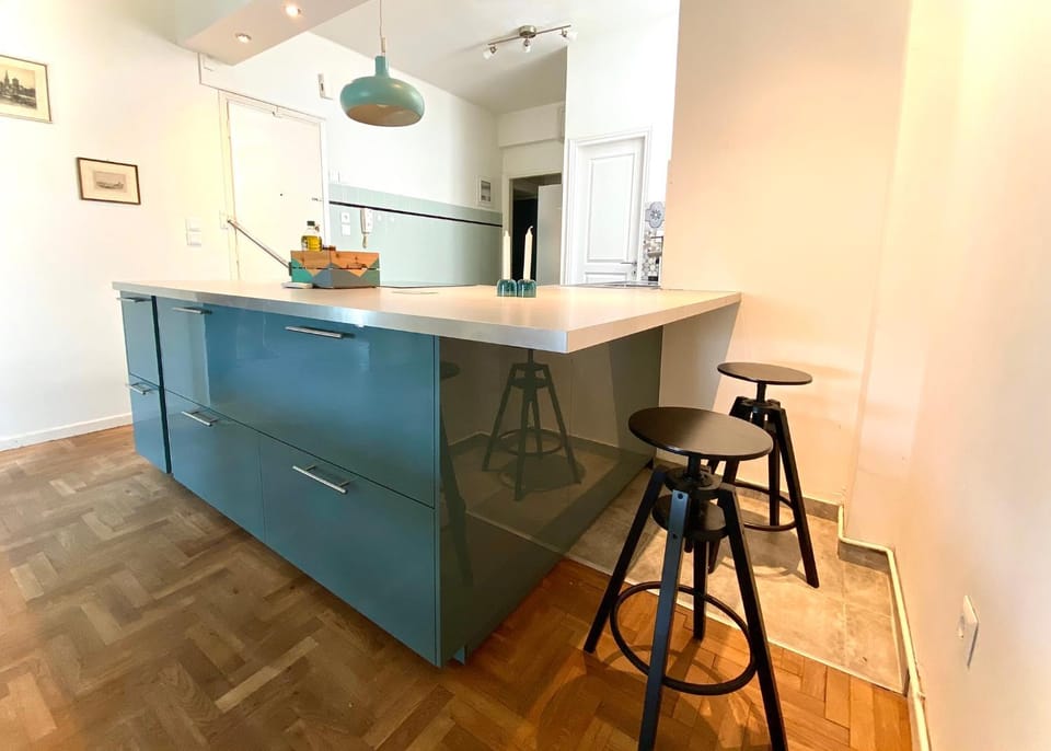 Seating area, kitchen