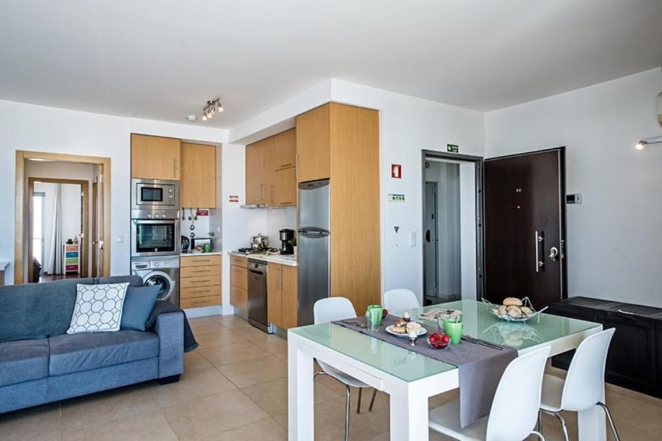 Kitchen or kitchenette, Living room, Seating area, Dining area, dishwasher, minibar, pet friendly, stove