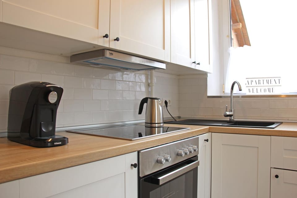 Coffee/tea facilities, Kitchen or kitchenette