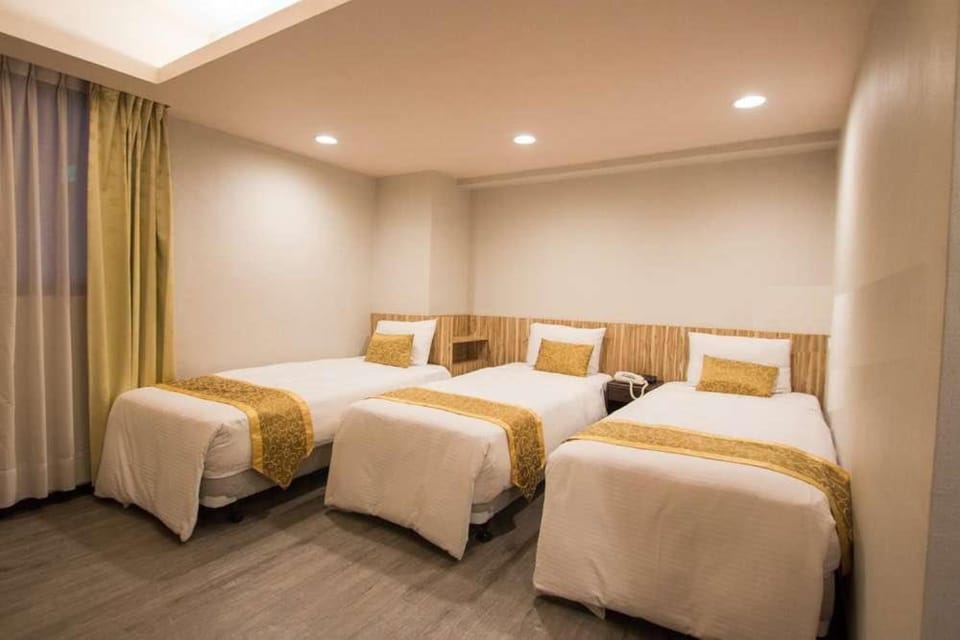 Bedroom, bunk bed