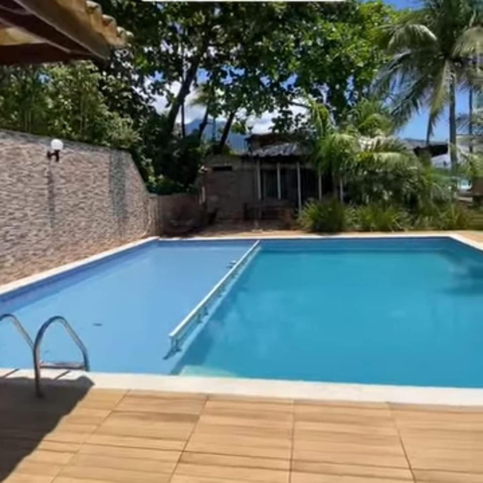 Village com 4 APTOS PÉ NA AREIA E PISCINA House in São Sebastião