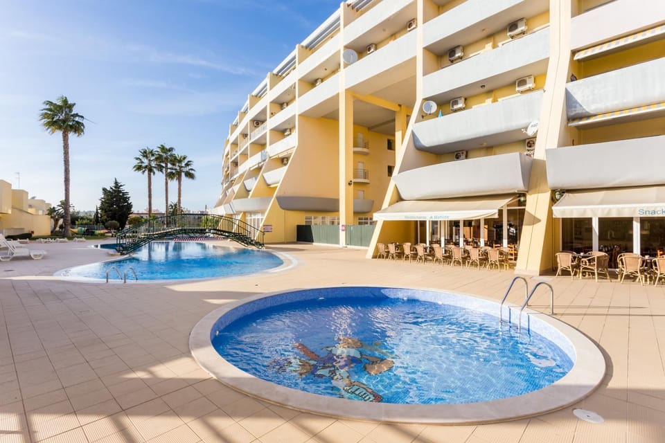 Property building, Swimming pool, Swimming pool