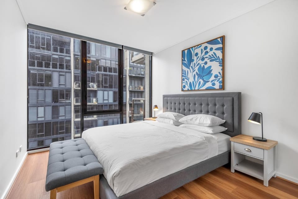 Luxe 2-Bed Apartment with River Views Near Casino Apartment in Southbank