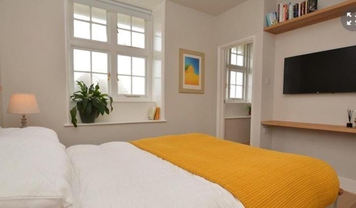 TV and multimedia, Photo of the whole room, Bedroom