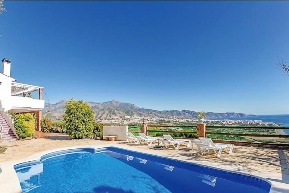 Charming Villa with the best Panoramic views House in Axarquía