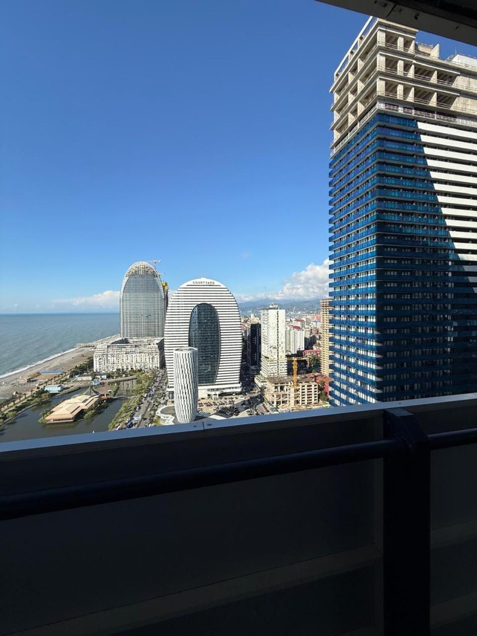 City view, Sea view
