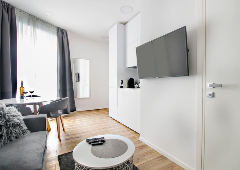 TV and multimedia, Seating area