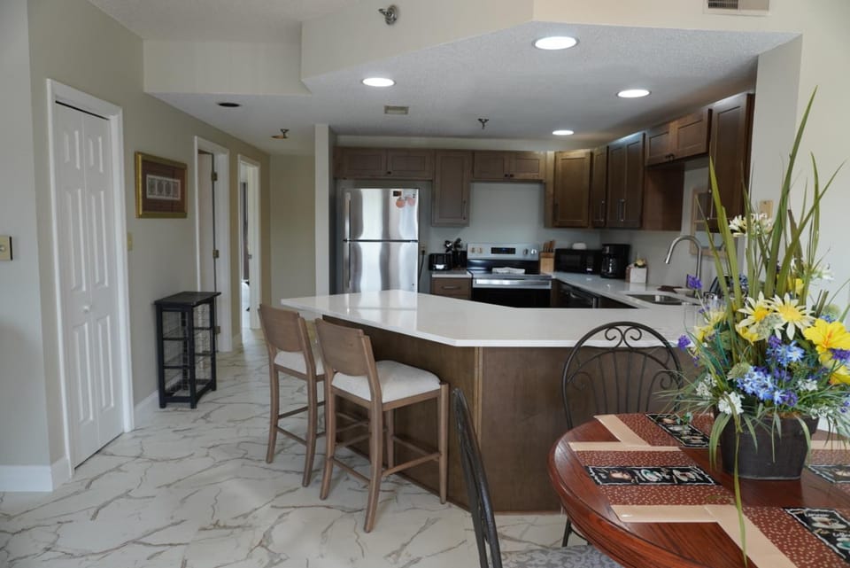 River Place Condos #411 3BD House in Pigeon Forge