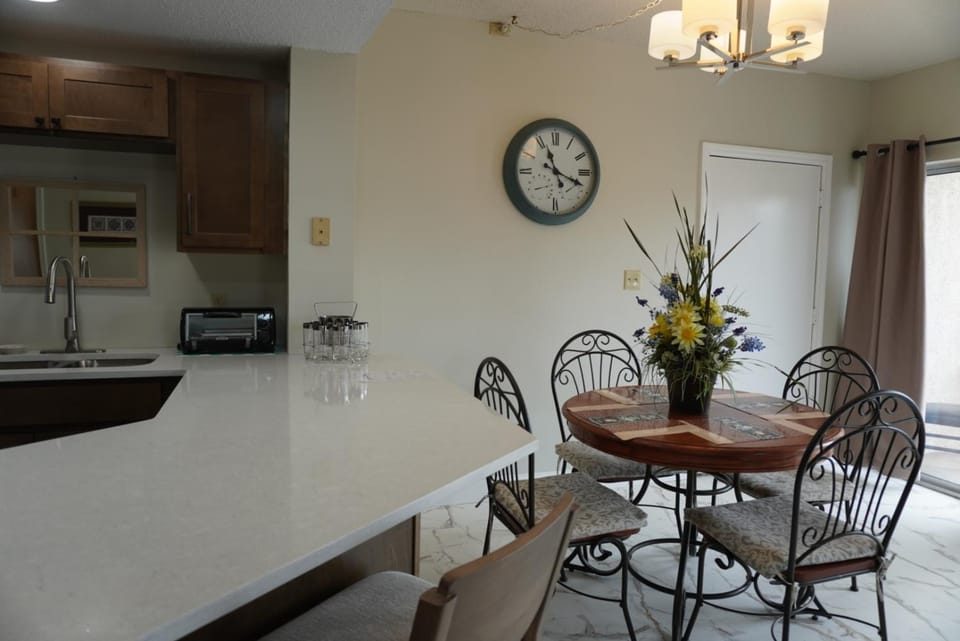 River Place Condos #411 3BD House in Pigeon Forge