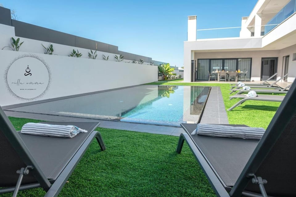 Private Alvor villa with pool and Jacuzzi Villa in Alvor