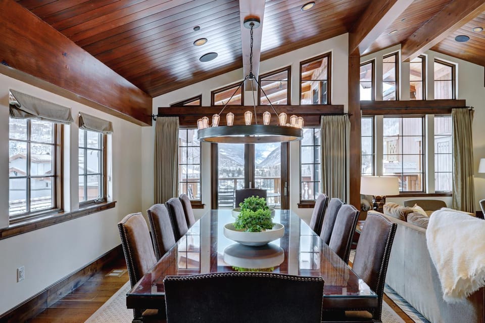 Luxury Mountainside 5BR halet in Vail Village Apartment in Vail